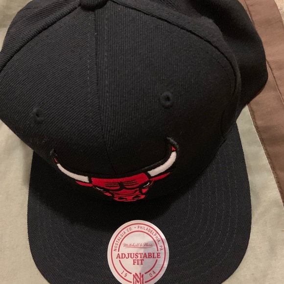 Chicago bulls Mitchell and ness hat - Picture 4 of 5